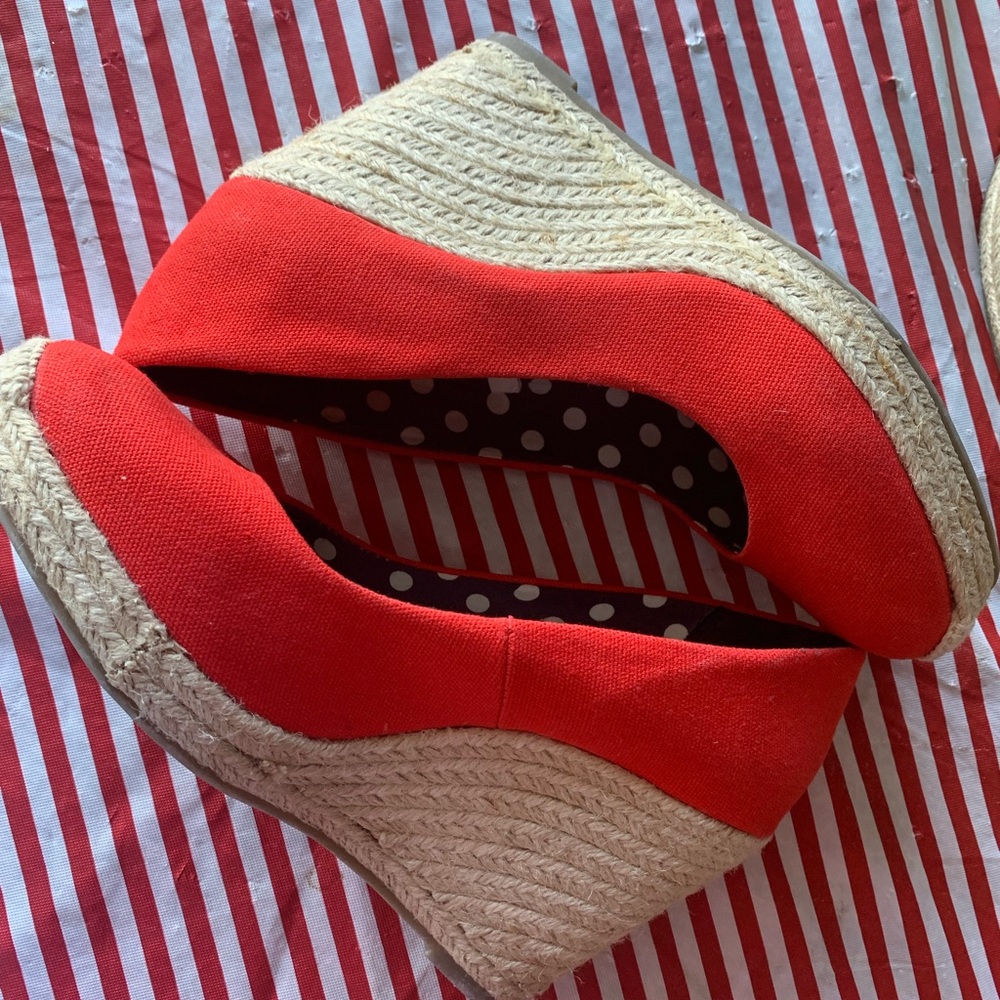 Merona coral wedge